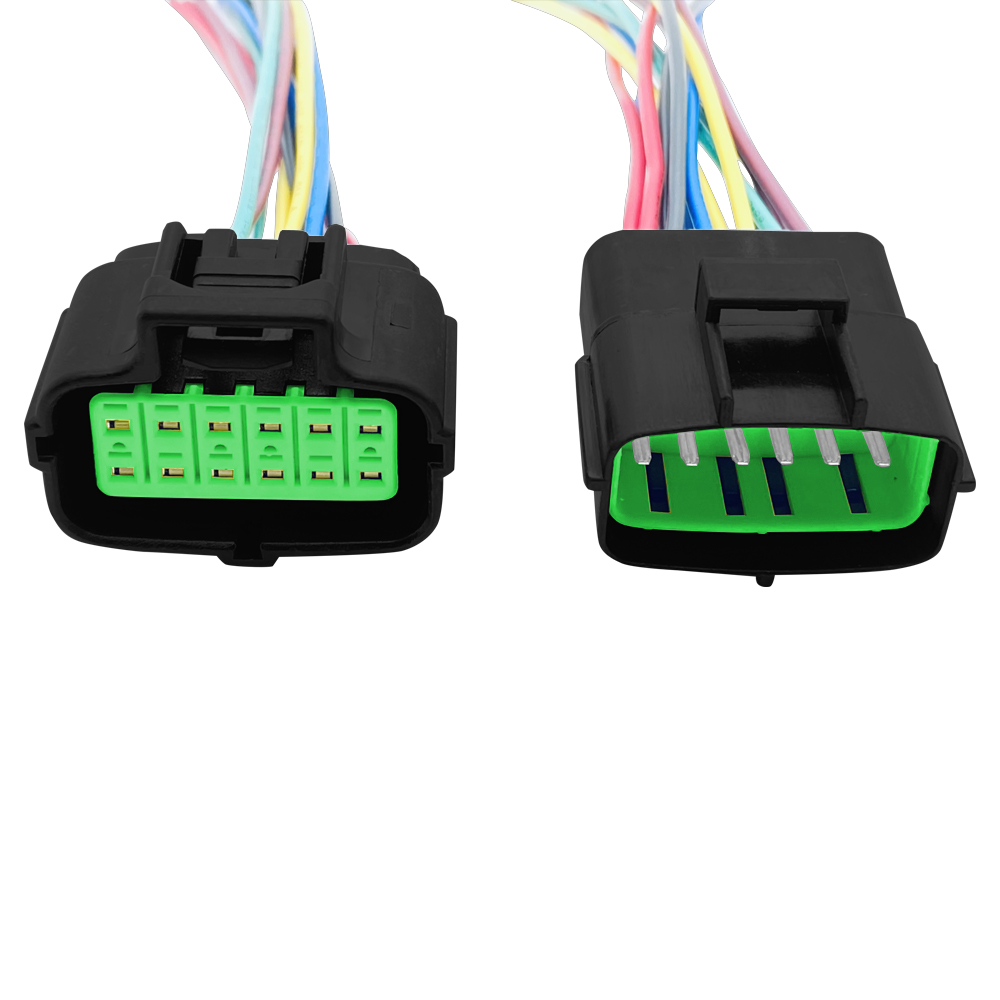 Connection of automobile waterproof connector