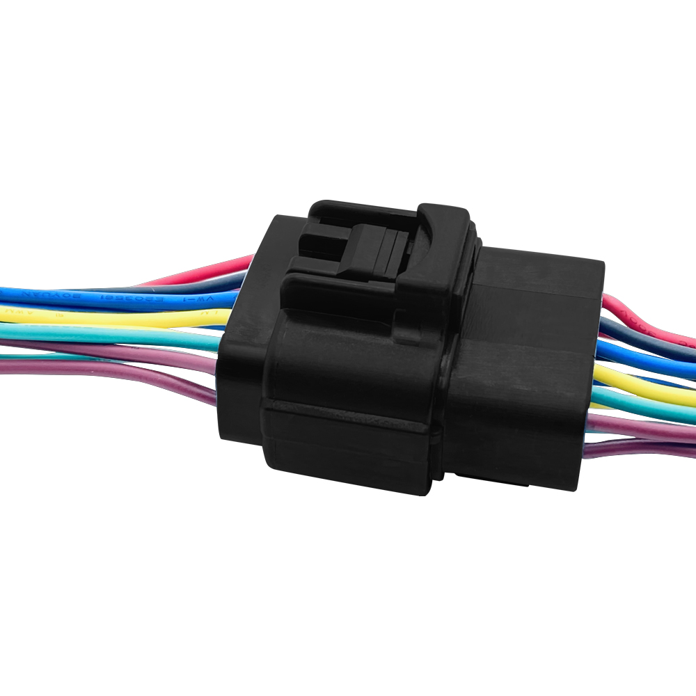 Connection of automobile waterproof connector