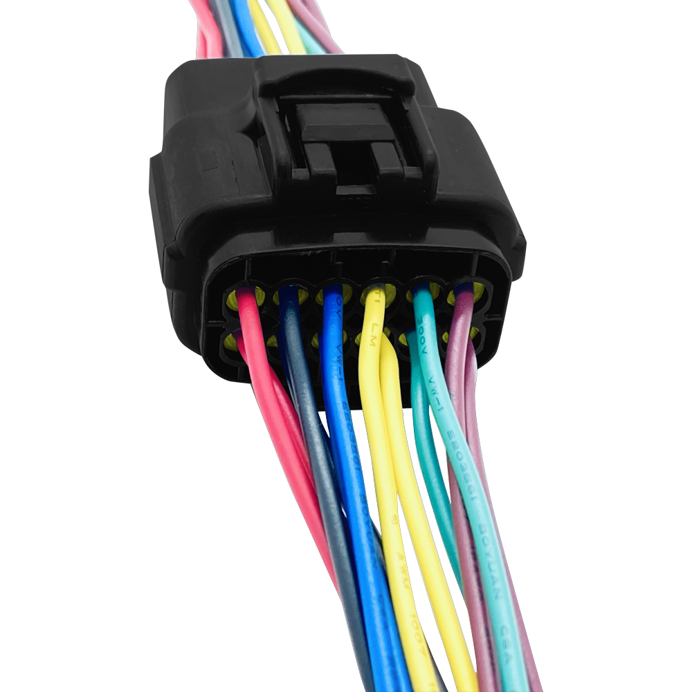 Connection of automobile waterproof connector