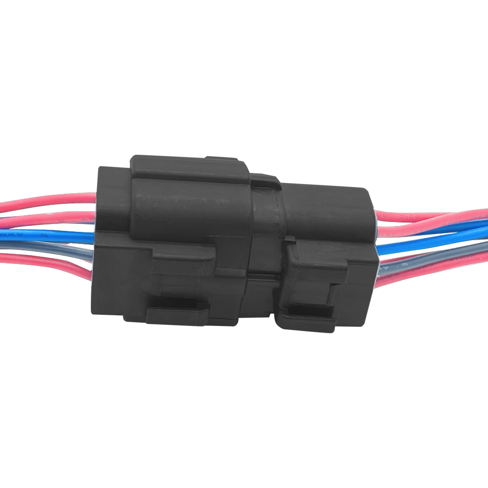 Waterproof and dustproof connector waterproof wire plug for vehicle