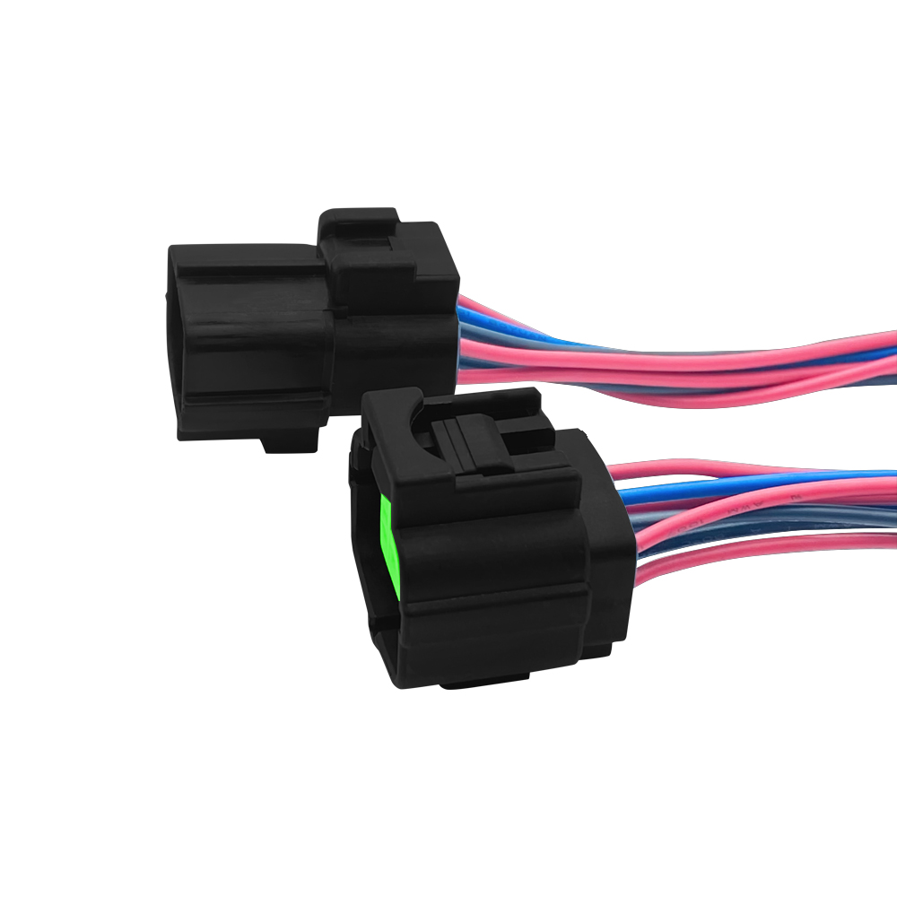 Waterproof and dustproof connector waterproof wire plug for vehicle